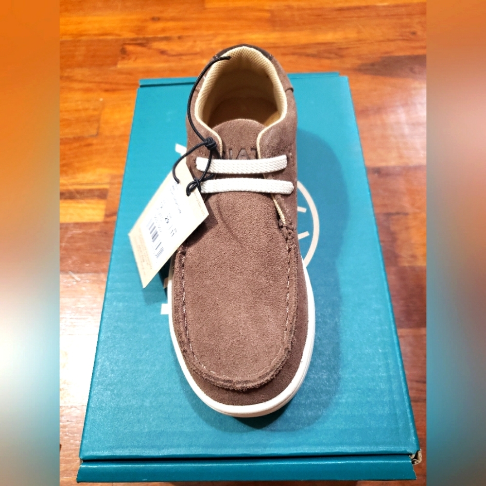 Kids Ariat Hilo Brown Bomber Suede